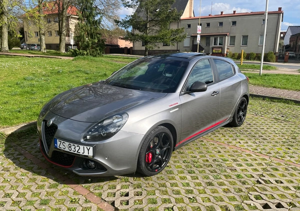 Alfa Romeo Giulietta cena 85700 przebieg: 54600, rok produkcji 2018 z Szczecin małe 781